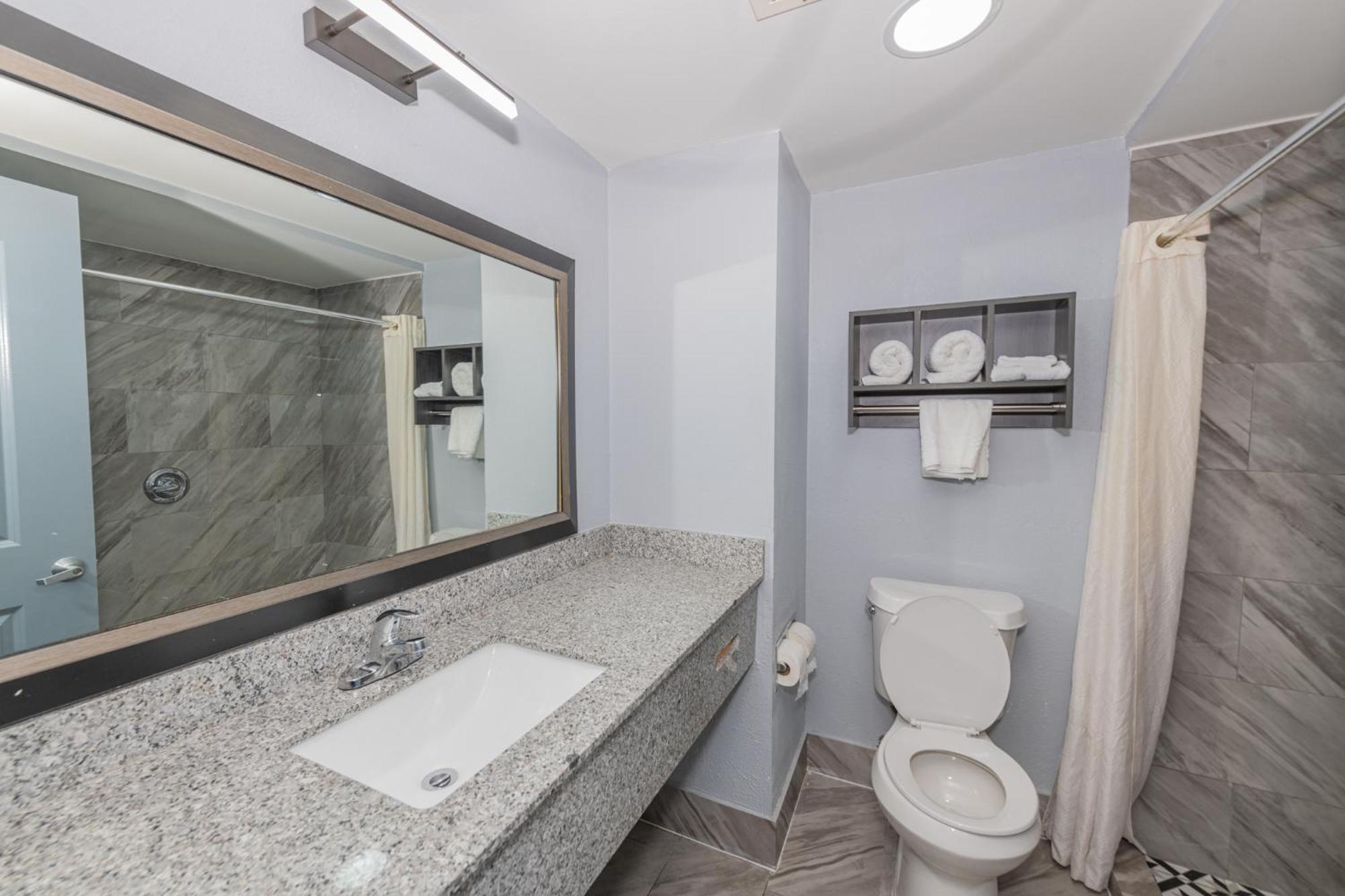 Jamestown Inn & Suites Riverdale Ngoại thất bức ảnh